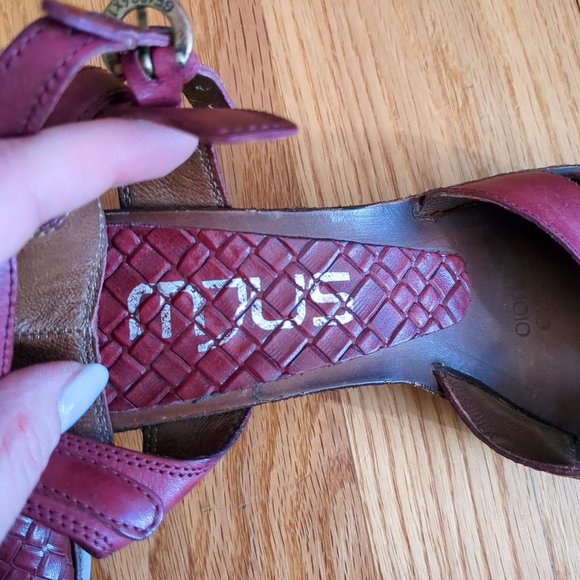 Mjus Leather Ankle Strap Heeled Strappy Distressed Red Sandals size 7.5 - Picture 11 of 14